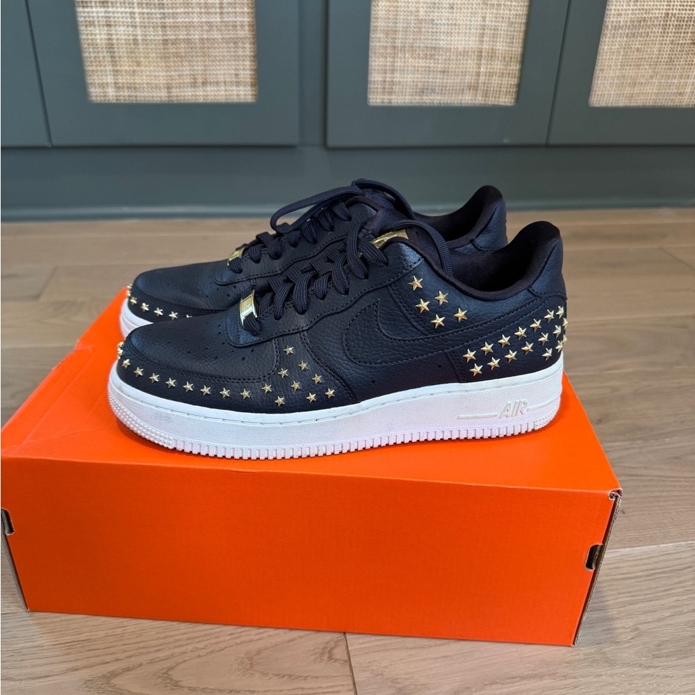 Nike Women's Air Force 1 Low 07 XX Gold Studded 'Star-Studded'